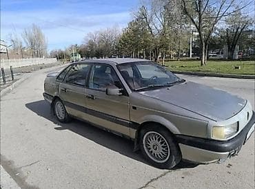Volkswagen: Volkswagen Passat: 1990 г., 1.8 л, Механика, Бензин, Седан — 1