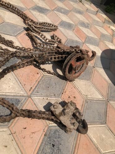 ручной подъемник: Предназначенная для подъема и перемещения грузов. Либедка поднимает до — 1