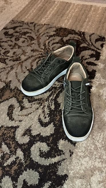 кросо: Мужские кеды NRGLOBAL - Цвет: тёмно‑оливковый (хаки) с белой подошвой — 1