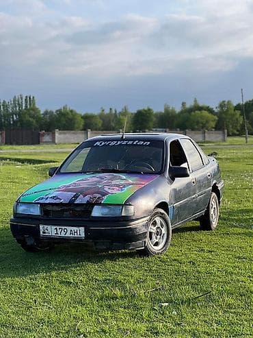 echo platz: Opel Vectra: 1992 г., 1.6 л, Механика, Седан — 2