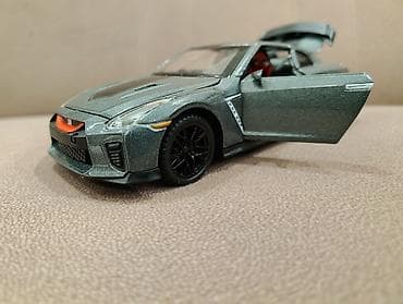 Металлическая модель спортивного автомобиля Nissan GT‑R - Масштаб