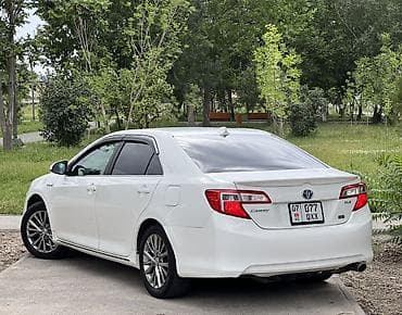 Toyota Camry: 2013 г., 2.5 л, Автомат, Гибрид, Седан — 4