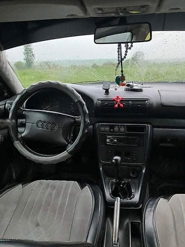 echo platz: Audi A4: 1995 г., Механика, Бензин, Седан — 2