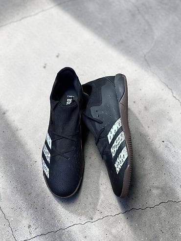 Футзальные кроссовки Adidas Predator (индор) - Цвет: чёрный с