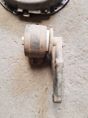 купить мотор на ниву: Uaz Hunter подушка, УАЗ Хантер 2017 год, v 2.7, подушка двигателя — 2