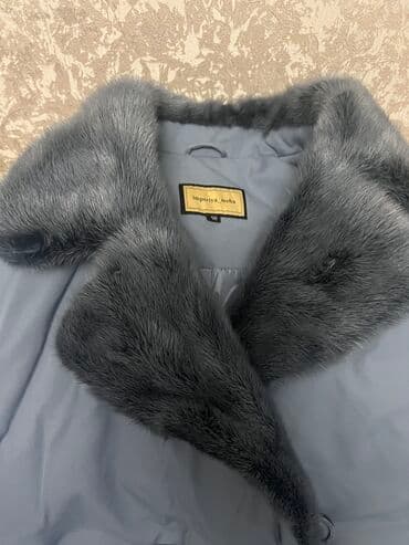 Прокат одежды: Новая фирменная привозная куртка, очень теплая. На пуговицах, снизу — 2