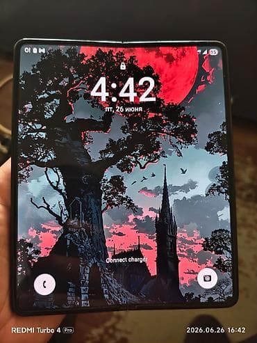 экран: Samsung Galaxy Z Fold 3, Б/у, 256 ГБ, цвет - Черный, 1 SIM, eSIM — 6