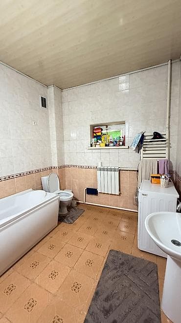 Дома: 🏡 Продаётся трёхуровневый дом в жилмассиве Учкун Дом расположен в — 10