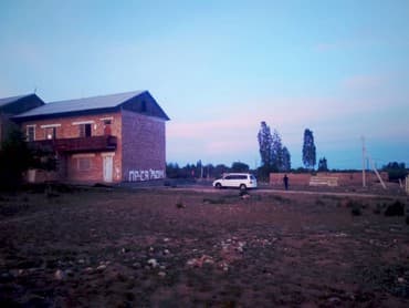 продаю 2х этажный дом: Дом, 10000000 м², 8 комнат, Собственник, Старый ремонт — 3