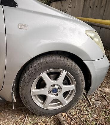 toyo 888: Toyota Ist: 2003 г., Хэтчбэк — 3