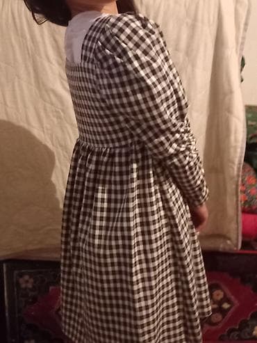 шапка для девочек: Платье в клетку гингем (черно-белая мелкая клетка). в этойудболкой и — 3