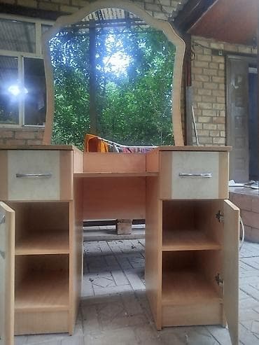 мебель шкаф для одежды: Туалетный столик, С зеркалом, цвет - Бежевый, ЛДСП — 1