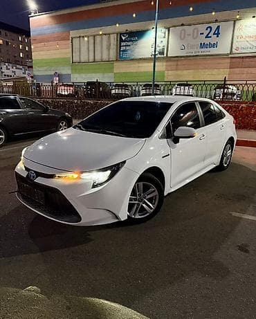 Транспорт: Toyota Corolla: 2022 г., 1.8 л, Автомат, Гибрид, Седан — 1