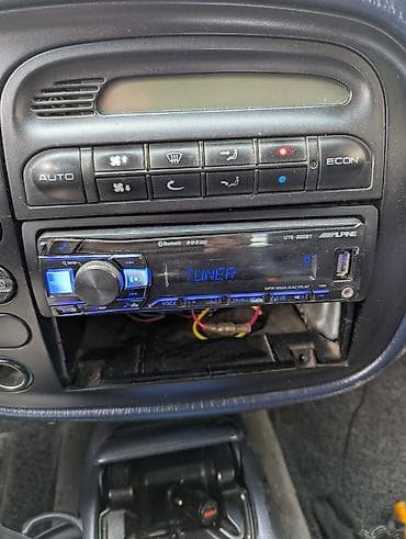 колонки самбуфер: Автомагнитола Alpine UTE-200BT (1DIN) - Поддержка Bluetooth: громкая — 1