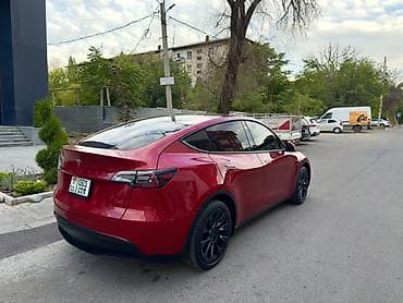 byd e2 2021: Tesla Model Y: 2020 г. — 4