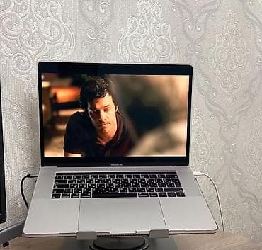 Ноутбук, Apple, 16 ГБ ОЗУ, Intel Core i7, 15.4 ", Б/у, Для несложных задач, память SSD