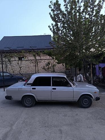 Унаа сатуу: ВАЗ (ЛАДА) 2107: 2010 г., 1.6 л, Кол менен иштөөчү, Бензин, Седан — 5