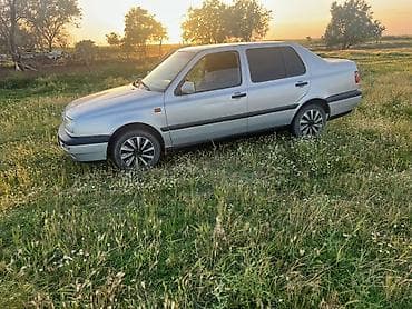 Volkswagen Vento: 1994 г., 1.8 л, Механика, Бензин, Седан — 1