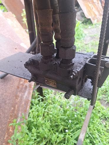 чеканка фото: Пресс станок без ЧПУ, Гидравлические, Б/у — 3