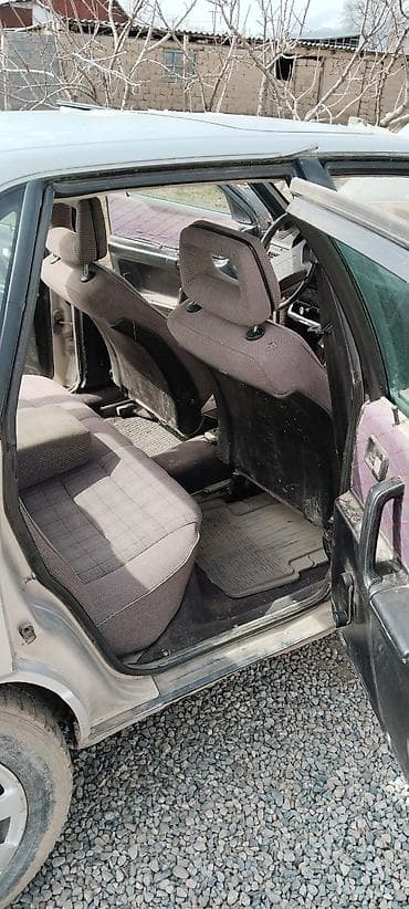 Audi: Audi 100: 1989 г., Седан — 6