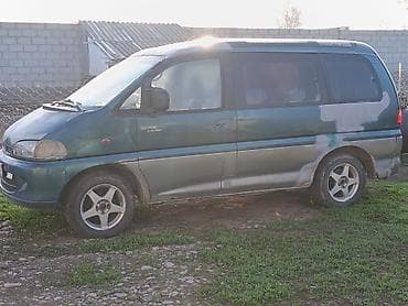 Mitsubishi Space Gear: 1995 г., 2.4 л, Механика, Бензин, Минивэн