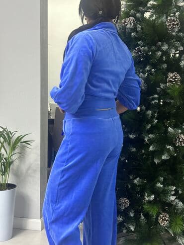 белая ночная сорочка: Велюровый костюм для отдыха. Pelican фирма — 3