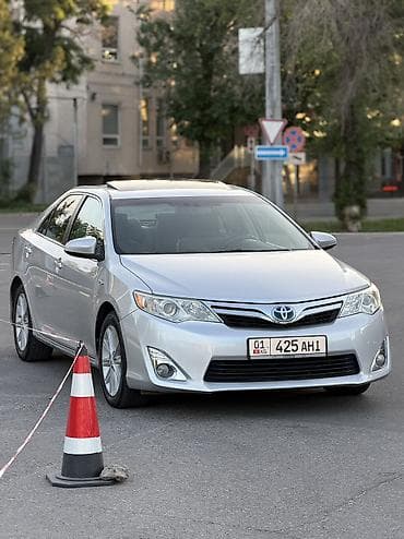 Toyota Camry: 2012 г., 2.5 л, Автомат, Гибрид, Седан — 7