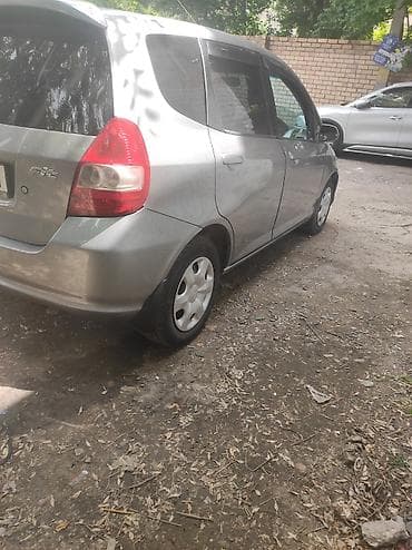 Продажа авто: Honda Fit: 2003 г., 1.3 л, Вариатор, Бензин, Хэтчбэк — 3