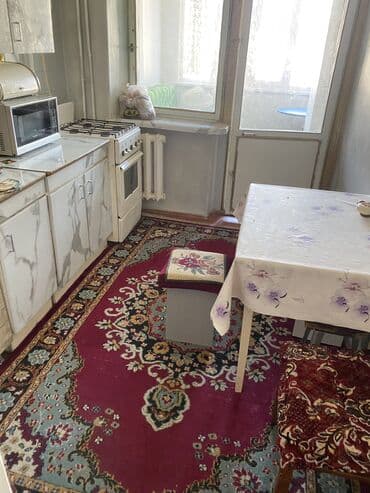 купить дом с большим участком: Сдаётся чистая, уютная комната в 2-комнатной квартире. РАЙОН — 2