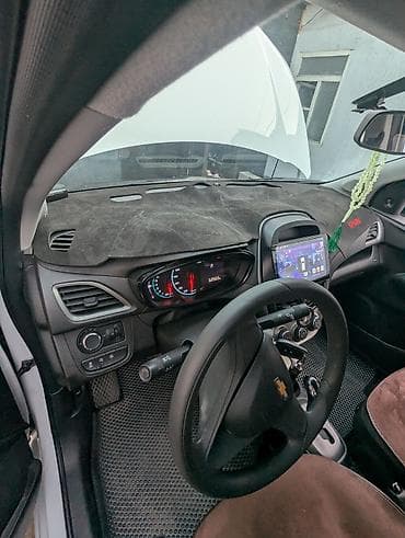 Chevrolet Spark: 2018 г., 1 л, Автомат, Бензин, Хэтчбэк — 6