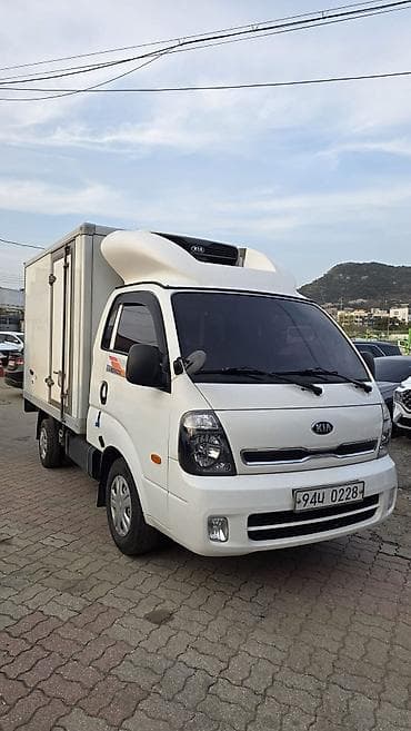 Kia BONGO: 2019 г., 2.5 л, Автомат, Дизель, Фургон — 1