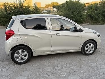 самая дешевая машина: Chevrolet Spark: 2020 г., 0.1 л, Автомат, Бензин, Хэтчбэк — 3