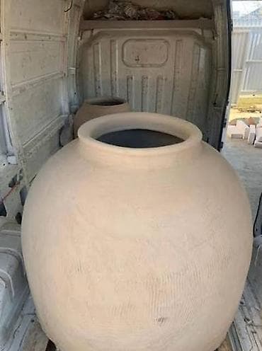 Большие глиняные кувшины-амфоры для хранения и декора - Материал