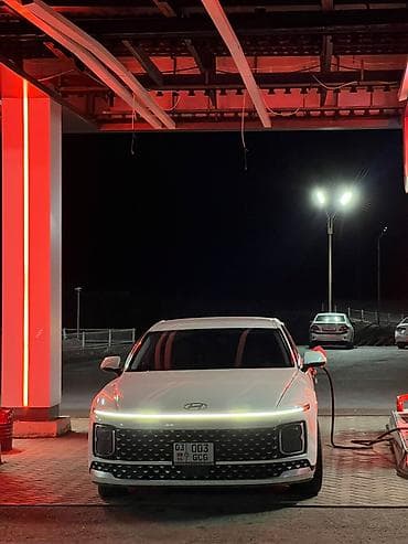 Hyundai Grandeur: 2023 г., Седан — 1