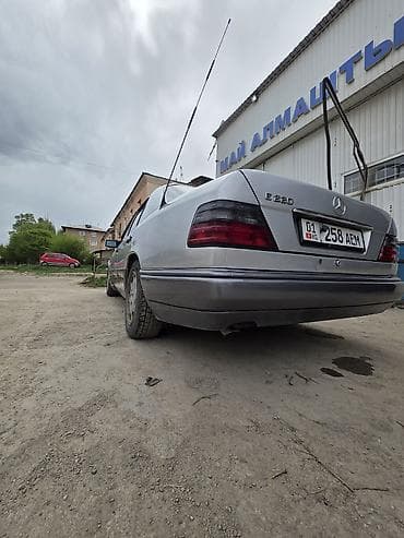 mercedesbenz 211: Mercedes-Benz E-Class: 1994 г., 2.2 л, Автомат, Бензин, Седан — 4