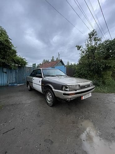 впускной клапан: Toyota Camry: 1987 г., Механика, Бензин, Седан — 2