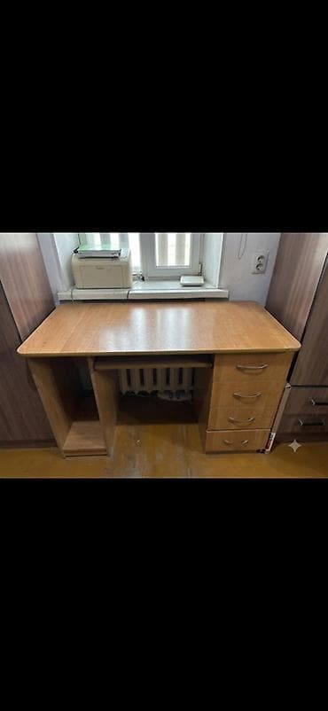 куплю компьютерный стол: Компьютерный стол, Б/у, С полками — 1