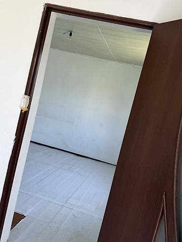 сдаю дом калыс ордо: 🏡 Продаётся дом в ж/м Калыс-Ордо, рядом со школой 📍 🛏 2 комнаты 📐 — 3