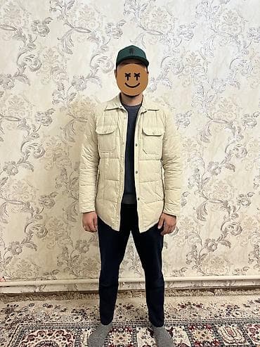 куртка рубашка: Мужская стёганая куртка-рубашка светло-бежевого цвета. - Прямой фасон — 2