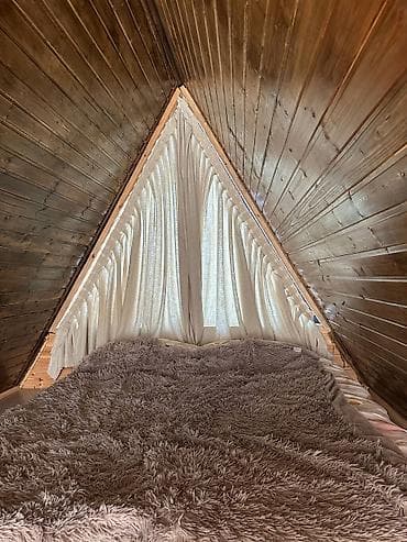 vip house: Сдается А‑frame домик в сутки. Имеется все необходимое для кухни а — 4