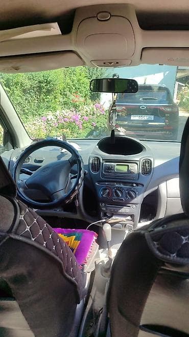 jac js6: Toyota Yaris Verso: 2001 г., 1.5 л, Механика, Бензин, Минивэн — 4
