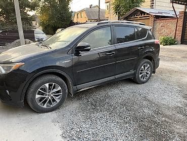 2017: Toyota RAV4: 2017 г., Гибрид, Кроссовер — 3