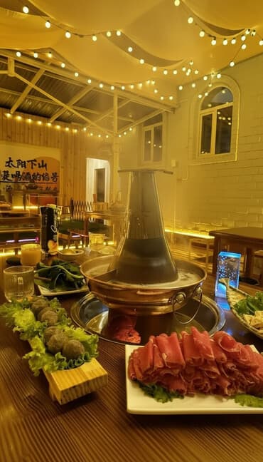 официант ночная смена: Должность: Помощник повара Два менеджера — 2