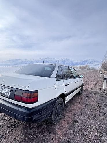 Volkswagen: Volkswagen Passat: 1992 г., 1.8 л, Механика, Бензин, Седан — 3