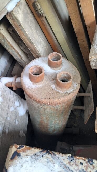 Продаю электрический котел б/у, не использовали, есть три отверстия