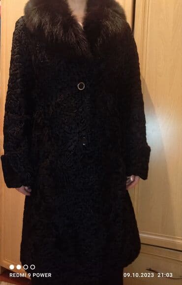 срочно продаю в связи с переездом: Продаются любимую шуба кара куль воротник натуральный шикарный чёрный — 4