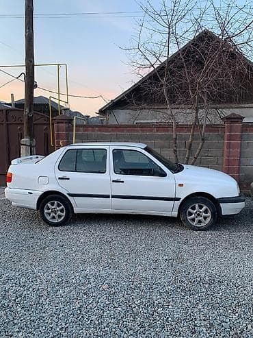 lexuz 460: Volkswagen Vento: 1995 г., 1.8 л, Ручные, Бензин, Седан — 2