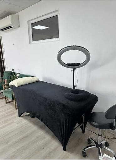 Продаю прочную не раскладную массажную кушетку для салона