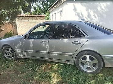 Mercedes-Benz E-Class: 2001 г., 3.2 л, Автомат, Седан