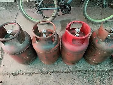 баллоны для воды: 27литров вентильные 2500.старый1800.крашеный 2500.лягушка отдельно — 4